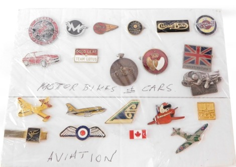 A group of motorbike car and aviation pin badges, to include Gold Leaf Team Lotus, Classic Bike, Royal Enfield, Tribute Ride, BSAZ, etc. (a quantity)