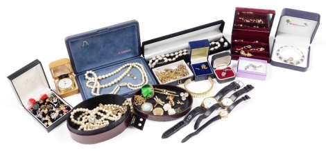 A group of costume jewellery, to include ladies and gents wristwatches, earrings, silver and pearl necklaces, faux pearl necklaces, etc. (1 tray)