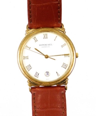 A Raymond Weil gents stainless steel and gold plated wristwatch, the Geneva model on white dial with date aperture, in gold surround, on a stainless steel back, numbered 5542, on a brown leather strap, the dial 2.5cm wide, boxed.