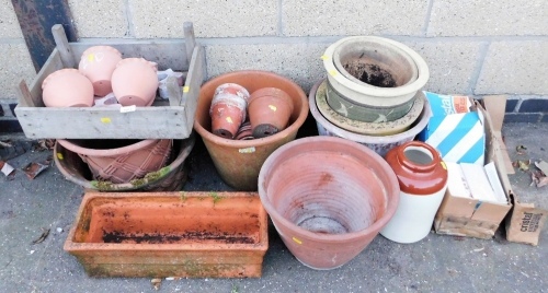 Various plant pots, to include terracotta examples, stoneware jar, a rectangular terracotta planter, 49cm wide, etc. (a quantity)