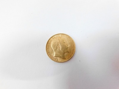 An Edwardian half gold sovereign, dated 1904. - 2