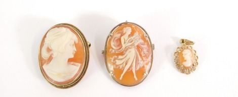 A group of shell cameo brooches, to include one in silver frame, a 9ct gold pendant mount cameo, and a Neo Classical design full profile cameo, in silver plated frame, 11.7g all in. (3)
