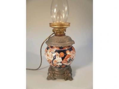 A late 19thC Japanese Imari table lamp with metal mounts (converted to electric)