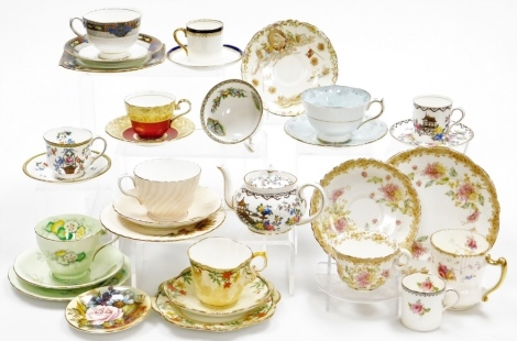 Pottery and porcelain Aynsley tea and coffee wares, late 19thC onwards, including a green ground floral trio, Queen's Garden teacup and saucer, solitaire teapot made for Lawleys. (a quantity)