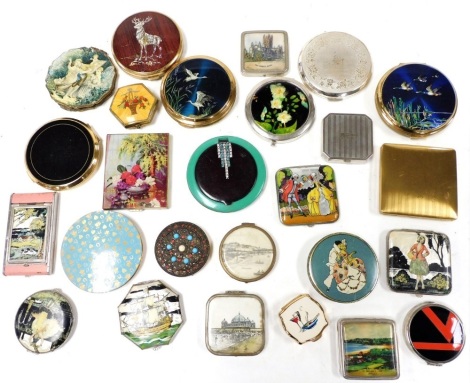 A group of mid century vintage compacts, variously decorated, including Coty, Stratton, Gwenda, and Vanity Fair. (a quantity)