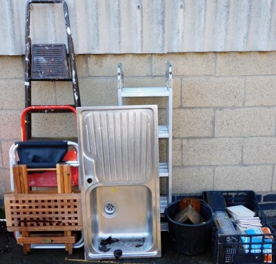 A set of A frame metal steps, a metal folding ladder, single step, metal sink, etc. (a quantity)