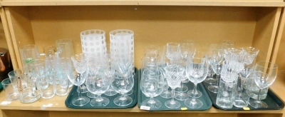 A group of glassware, to include drinking glasses, a Grolsch tankard, wine glasses, tumblers, etc. (1 shelf)