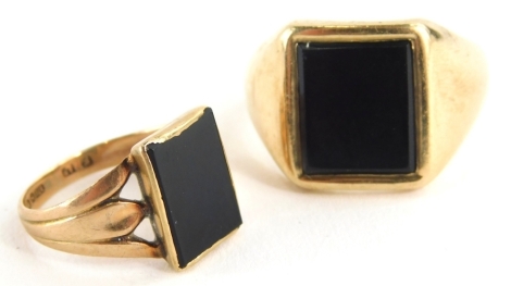 A 9ct gents signet ring, set with oval black stone, size R-S, and another, 8g all in. (2)