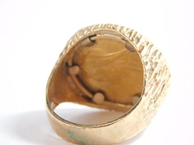 A Victorian gold full sovereign ring, in a textured 9ct gold setting, size V, 18g all in. - 4