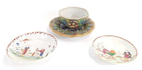 A group of porcelain, a Newhall saucer with Oriental figures, circa 1785, and another similar example, together with a polychrome and gilt porcelain bowl and saucer, lacking lid. (AF). (4)