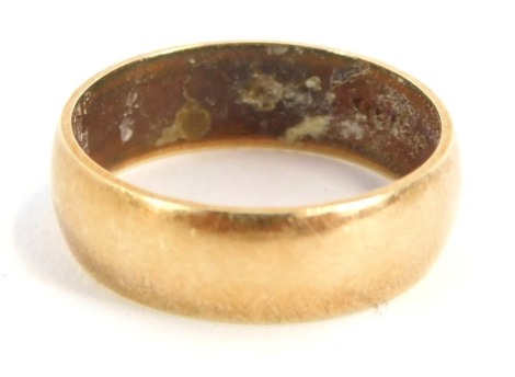 A 9ct gold wedding band, of plain design, ring size K½, 2.5g all in.