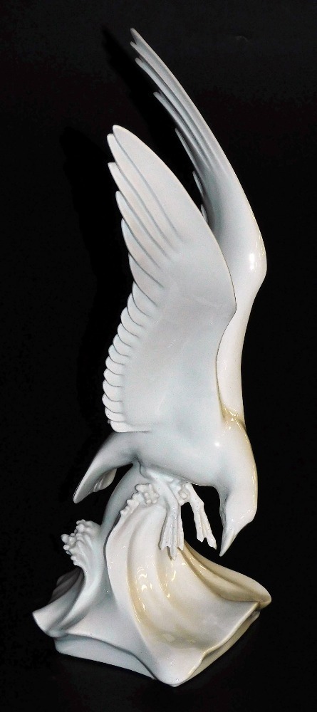 A Meissen porcelain figure of a seagull, designed by Max Esser