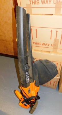 A VonHaus 3 in 1 leaf blower.