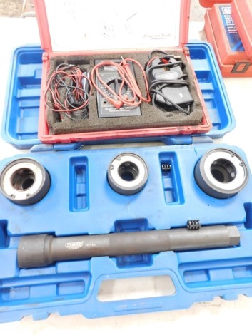 An inductive dwell/tach meter kit and inner track rod fit/removal kit. (2)