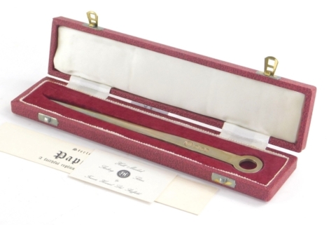 An Elizabeth II Georgian style meat skewer style paper knife, Sheffield 1973, in fitted case, 21cm long, 1½oz.