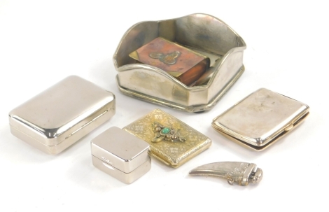 Various silver plated ware, a tooth shaped Vesta case with pig knop and match strike side, 7cm high, silver plated bottle coaster, etc. (a quantity)