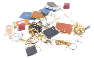 Various costume jewellery and effects, earrings, necklaces, signet ring, contained in a cigarette tin, 10cm wide, etc. (a quantity)