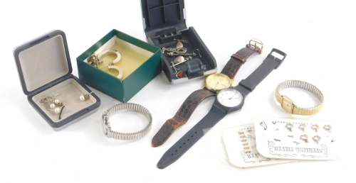 Various jewellery and watches, a Seiko gentleman's quartz watch with 3cm dia. dial, other watches, drop earrings, pearl earrings etc. (a quantity)