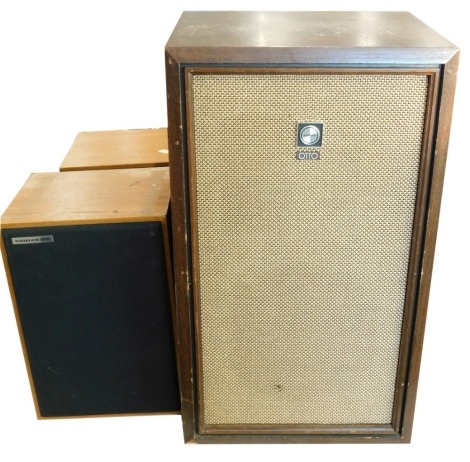 An Otto Sanyo speaker, 58cm high and a pair of Mini Reference speakers. (3)