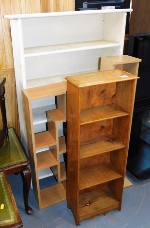 A quantity of open bookcases, to include an oak four shelf narrow unit, 94cm high, 36cm wide, 16cm deep. Lots 1501 to 1557 are available to view and collect at our additional premises SALEROOM NINE, Unit 9 Chandlers Yard, Grantham, NG31 6PG. For more det