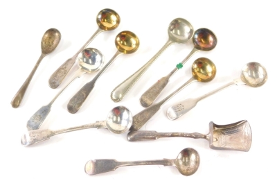 Various silver preserve spoons, a set of three George III, fiddle pattern, crested, Edinburgh 1818, 9cm long, various others etc, 4oz. (a quantity)