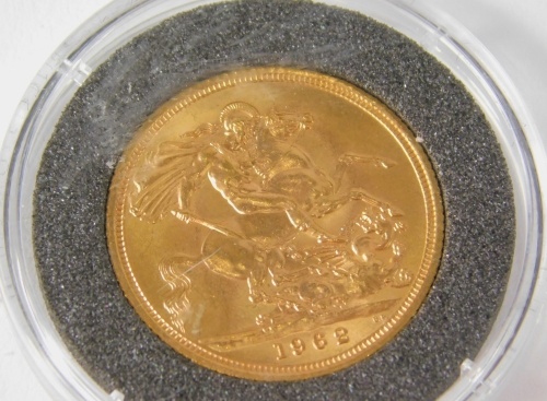 An Elizabeth II gold full sovereign, 1962.