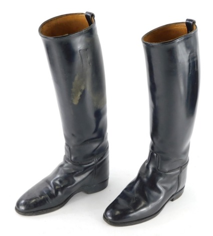 A pair of Regent black leather hunting boots, size 6, 45cm high.