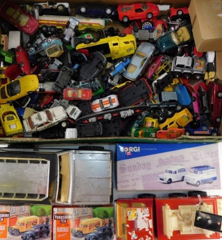 Various diecast cars, vehicles, etc., to include, Matchbox, Maisto 1/37 convertible, 3cm high, various other play worn diecast vehicles. (a quantity)