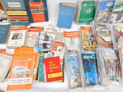 A group of motor car magazines and catalogues, to include The Ferado Motor Trade Catalogue, Dyke's Automobilia Encyclopaedia 21st Edition, Suspension Guides service books, motoring magazines, Austin Magazine, etc. (2 boxes) - 3