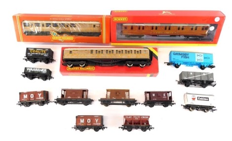 Hornby OO gauge rolling stock, including an LNER 61ft 6 inches corridor sleeper coach, an LNER brake composite coach, wagons, etc. (1 tray)