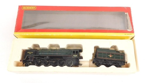 A Hornby OO gauge locomotive Class 9F, BR 2-10-0 '9220 Evening Star', R2187, boxed.