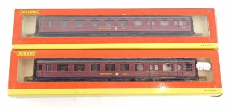 Hornby OO gauge coaches, R4131B BR 68ft dining car M239M, boxed. (2)