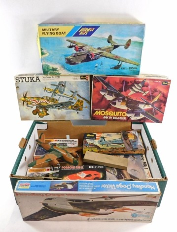 Revell Playfix and other model kits, including a De Havilland Mosquito bomber, Victor Jet bomber, model Stuka Junkers 1870B, Hawker Hurricane Mk I, H16 transporter, M19 tank transporter, 45 tonne, Porsche 928S, etc. (1 box)