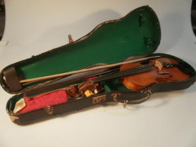 A student violin, no labels, 34cm, cased with bow