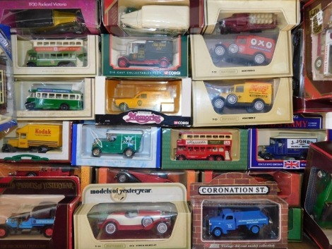 Matchbox Models of Yesteryear and Lledo die cast vehicles, including 1937 GMC van, 1918 Crossley Beer lorry, 1931 Stutz Bearcat, 1938 Hispano Suiza, etc, boxed. (1 box)