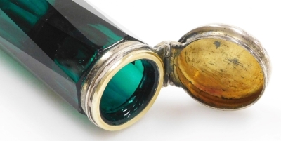 A Victorian green faceted glass double ended scent and smelling salts bottle, 10cm wide. - 2