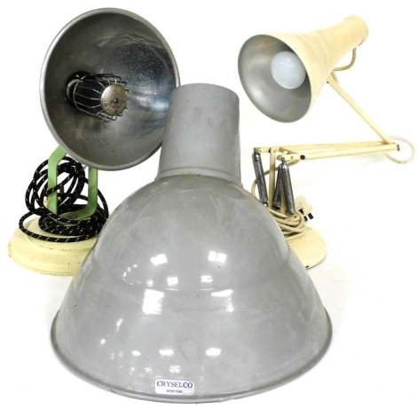 An industrial grey enamel shade, a cream Anglepoise lamp, and a heat lamp. (3)