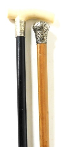 An early 20thC ebony walking stick with ivory handle, the silver collar engraved 'Presented To ex PC James Curley By Members of The Southampton County Borough Police Band As A Mark Of Esteem On His Retirement, 13th February 1922', Birmingham 1921, 91cm hi