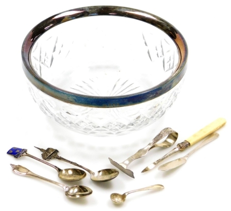 A George V cut glass bowl with silver collar, Birmingham 1924, 20cm diameter, and a group of small silver, to include pusher, commemorative spoon, salt spoon, etc. (a quantity)