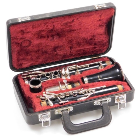 A Yamaha Nippon clarinet, in fitted case, 29cm long.