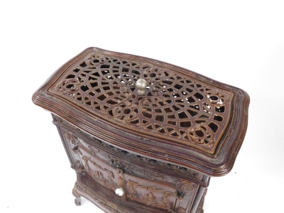 A French cast iron and brown enamel stove, No 258, stamped Le Vosgien, 93cm high, 70cm wide, 44cm deep. - 2