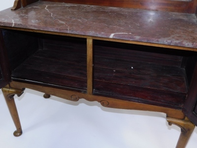 An Edwardian mahogany and marble topped washstand, with a marble splash back, above two doors, raised on cabriole legs, 122cm high, 107cm wide, 48cm deep. - 2