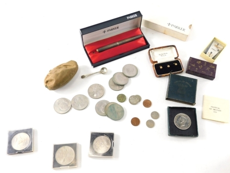 Various coins, etc., a cased Parker pen, possibly gold case, untested, collar studs in fitted case 8cm wide, coin purse, etc. (a quantity)