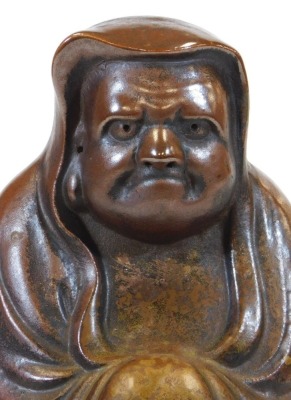 A Japanese Bizen figure of the Buddhist monk Daruma in standing pose, Meiji period, 25.8cm high. - 5