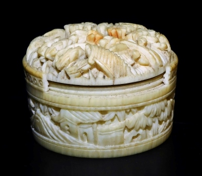 Three Chinese Canton carved ivory pill boxes with covers, each 3.5cm wide. (AF) - 6