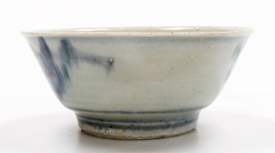 A Teksing Chinese porcelain bowl, with Nagel Auctions Teksing Treasures label to underside, numbered 14588, 14.5cm wide. - 2