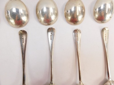 A set of twelve Edward VII silver soup Old English pattern soup spoons, London 1933, 28½oz. - 3