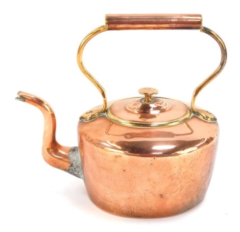 A Victorian copper kettle, 31cm high.