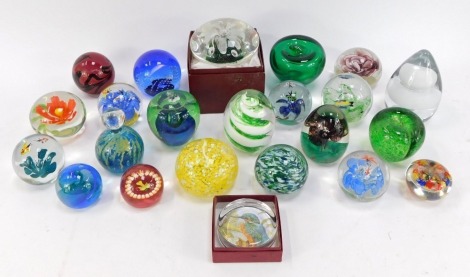 A group of paperweights, to include mainly floral and animal designs, mallet shaped paperweight, scent bottle, etc. (1 tray)