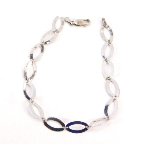 An oval link bracelet, white metal stamped 9K, 3.3g all in. (AF)